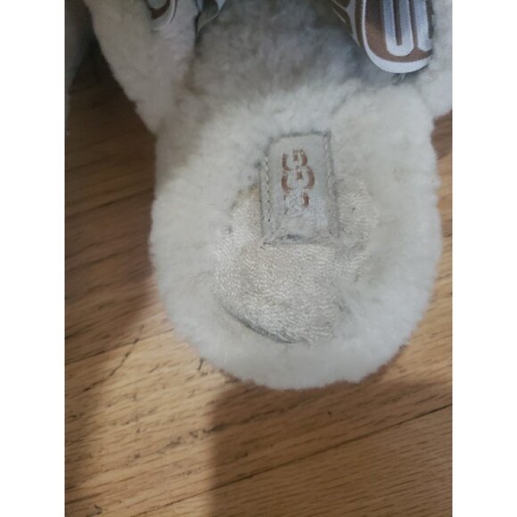 UGG Fluff Yeah Slide Slippers Womens Natural Sherling Strap US 7 EU 38 - Picture 9 of 14